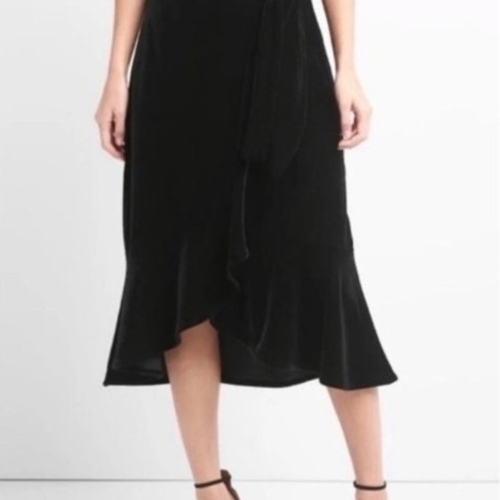 GAP Black Midi Skirt with Ruffle Hem